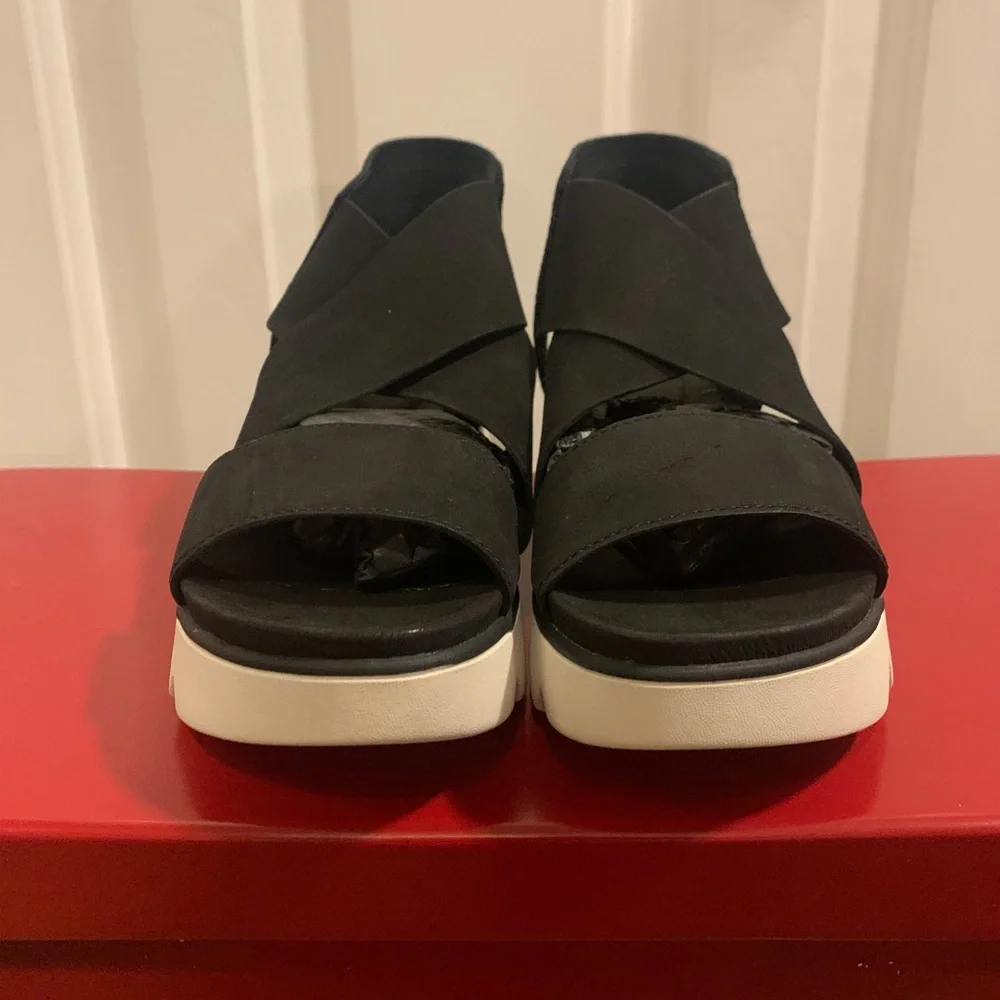 Eileen Fisher Chant Tumbled Leather Wedge Sandal - Picture 3 of 7